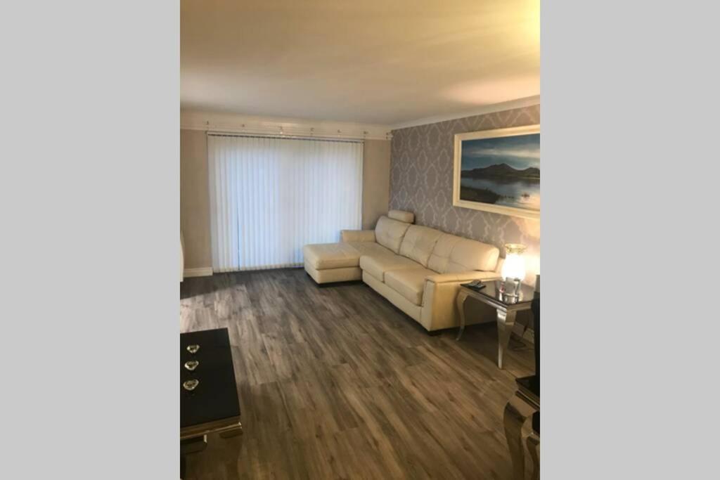 Largs Sea Front, Modern Apartment Exterior foto